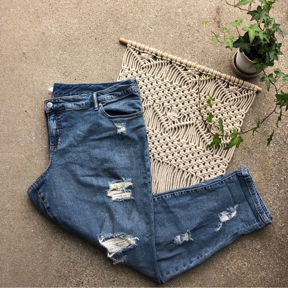 Torrid Distressed Boyfriend Jeans Size 24